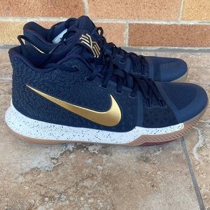 Kyrie Irving VIII - Nike Basketball Shoes size 10